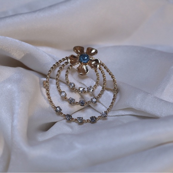 Vintage White Company Brooch Pin - 12 KT Gold-Plated with rhinestones - Picture 4 of 5